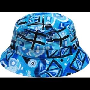 Geometric bucket hat